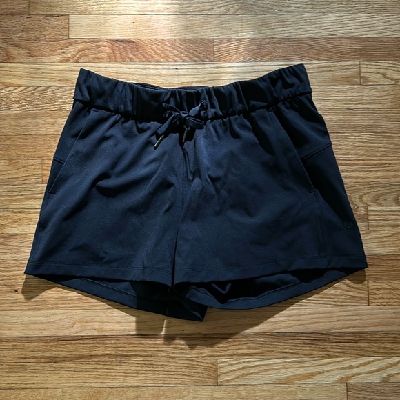 Lululemon on the fly shorts - Picture 1 of 5